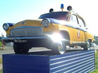 В Хакасии поставили памятник патрульному автомобилю ГАИ