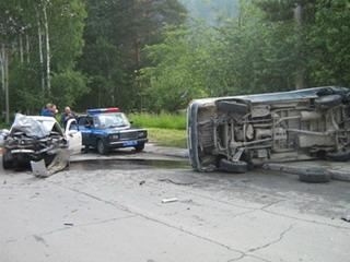 В Черемушках столкнулись иномарка и микроавтобус