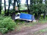 В Абакане девушка без прав на грузовике врезалась в дерево