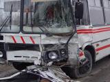 В Абакане «Жигули» лоб в лоб столкнулись с автобусом