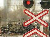 В Хакасии грузовик разорвало пополам от столкновения с поездом