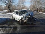 В Хакасии девушка на иномарке повалила грузовик