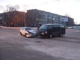 В Абакане двое парней и ребенок ранены в ДТП